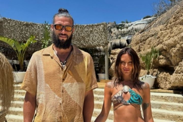 周中被曝分手光速复合！卡罗尔：我和女友只是吵架，我们已经和好