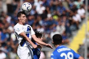 记者：帕瓦尔被推荐给巴萨，但是后者并无进一步引援计划