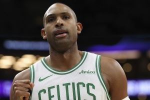 马健：勇士签霍福德是给库明加施压 勇士倾向与库明加签资质报价