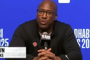 迈克-布朗：球队进攻节奏有所提升 快速分球目标场均17-18次