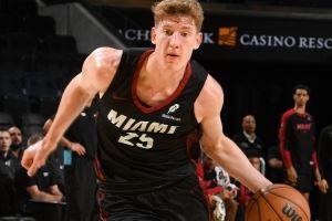 串联亮眼！热火20号秀亚库乔尼斯送10助 另外拿到8分2断1帽