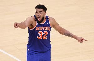 唐斯：狼管有天非要来我家送东西 一进门就告诉我我被交易了