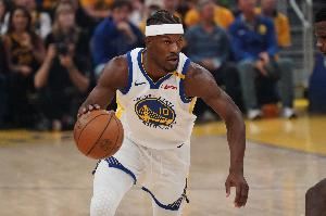 巴特勒：这比赛打起来很轻松 因为所有人的注意力都在库里身上