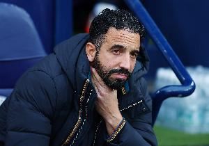 邮报：卡灵顿改造后设施被充分利用，周日赛后很晚仍有球员在放松