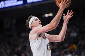 开赛季总分场均分皆相同！里夫斯罚球51中45 亚历山大46中39