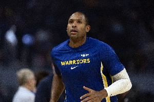 科尔谈霍福德近期状态不佳:他一直没找到节奏 但我并不担心