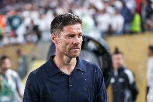 六台主持人:有球员认为阿隆索太冷漠,没有在安菲尔德保护阿诺德