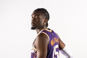 快船内线真空!布克送抛传 马威背身空接潇洒放篮拿分